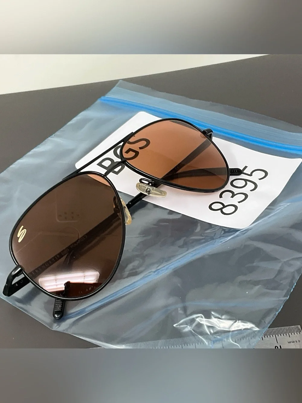 Serengeti Sunglasses Small Aviator photochromic polarized 6889 some scratches